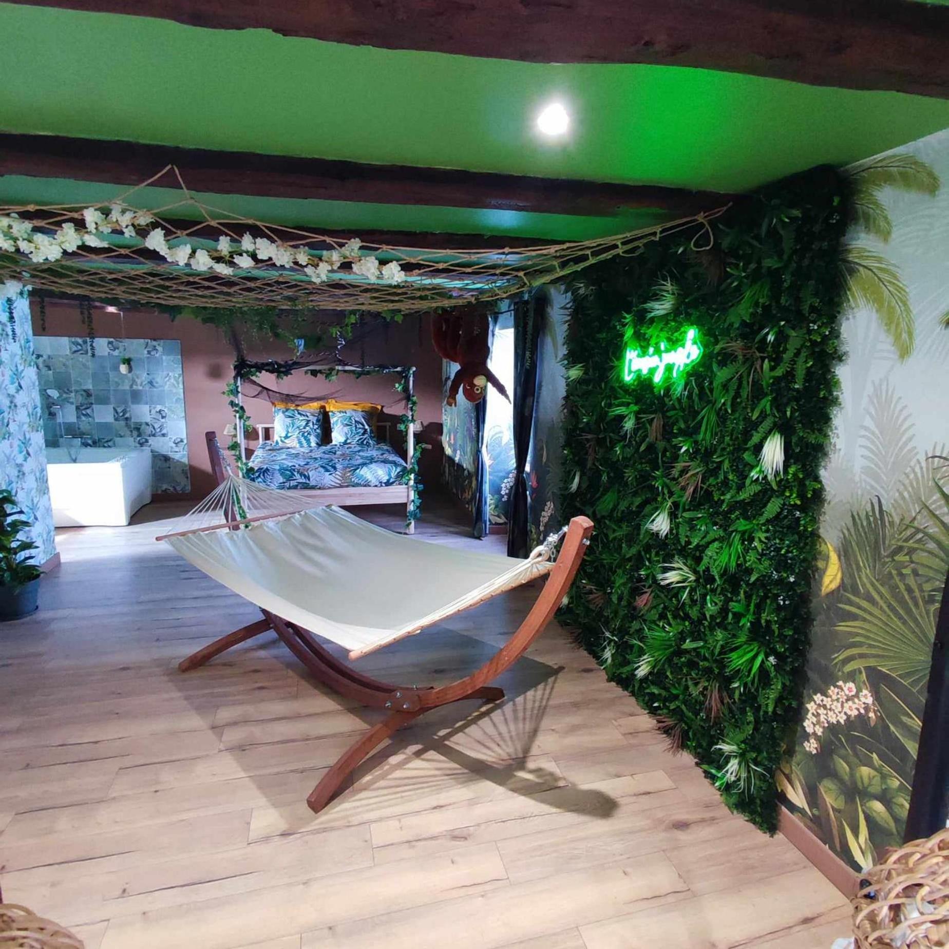 Ferienwohnung L'Evasion Jungle Saint-Pierre-de-Plesguen Exterior foto